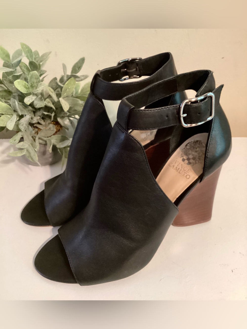 Vince Camuto Black Leather Peep Toe Block Heel Sandals Size 9 - Picture 10 of 10